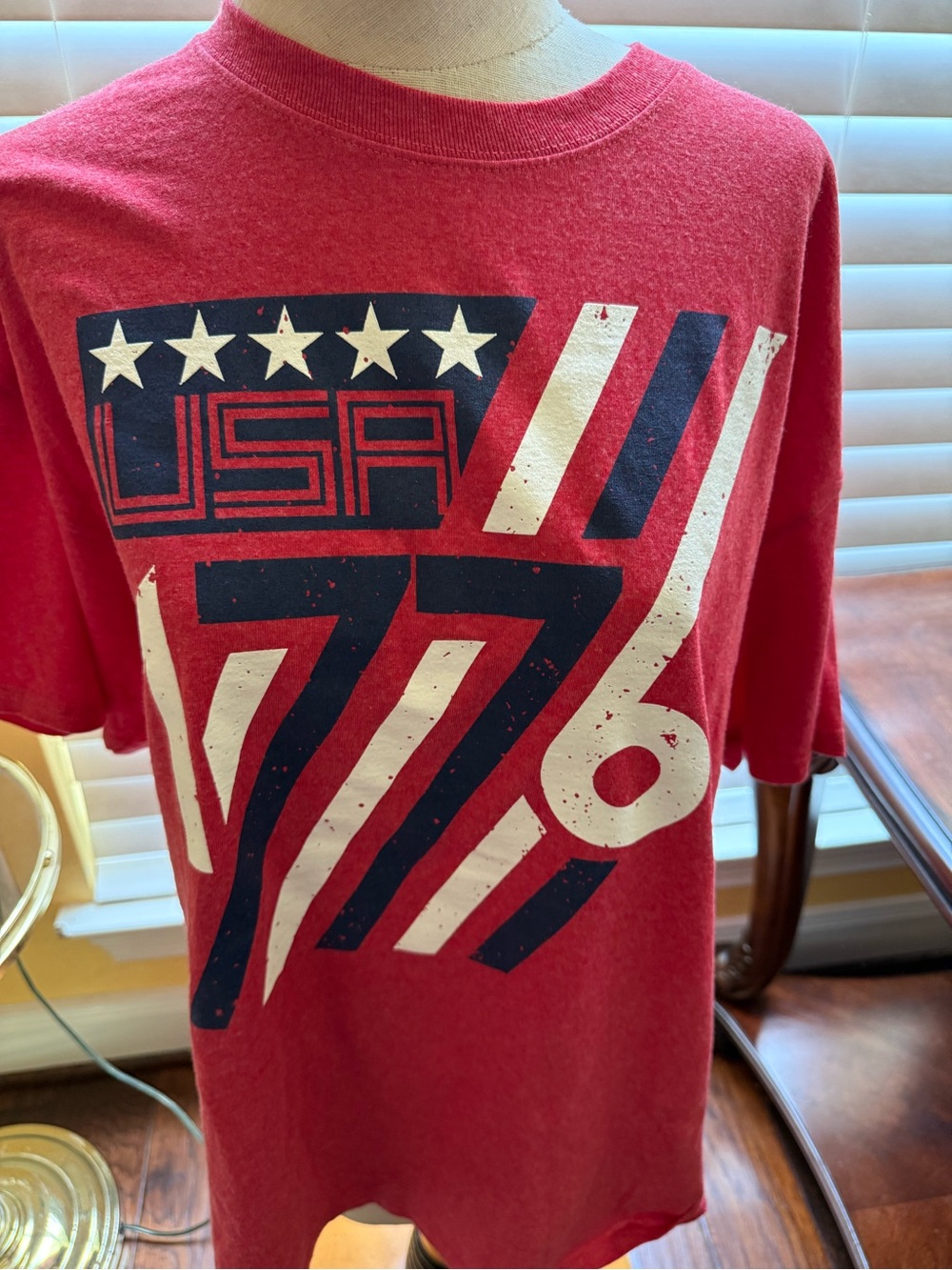 Vintage Red USA Graphic T-Shirt - 1776 Unisex